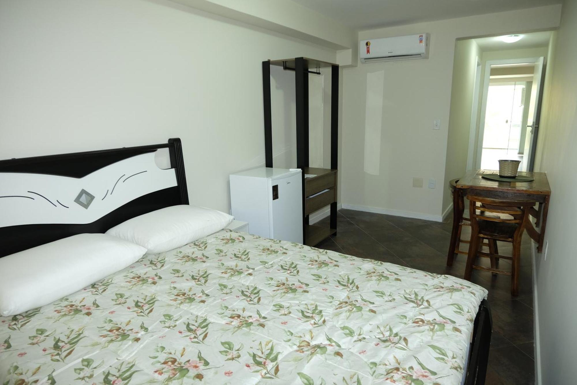 Hostel Toca Da Moreia 봄비나스 외부 사진